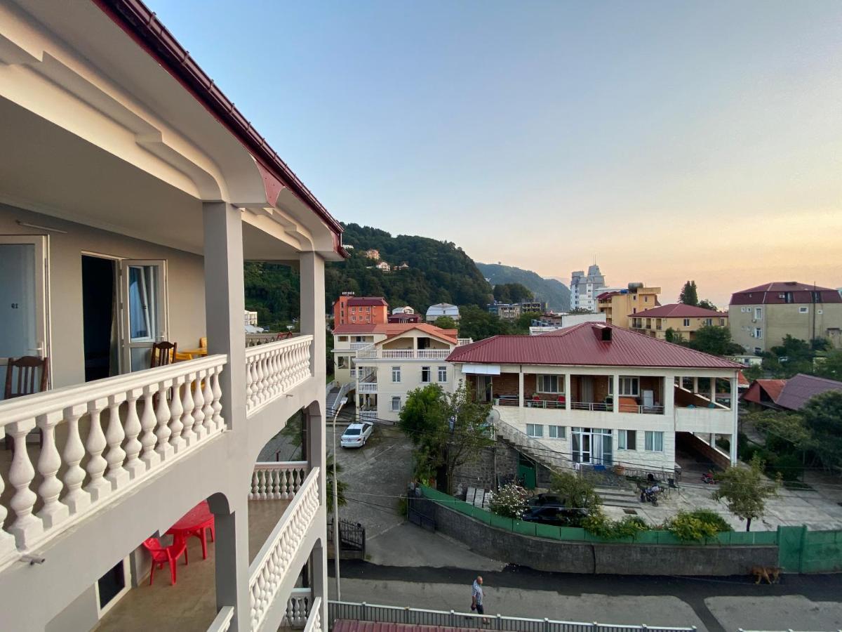 Beliy Dom Hotel Kvariati Exterior photo