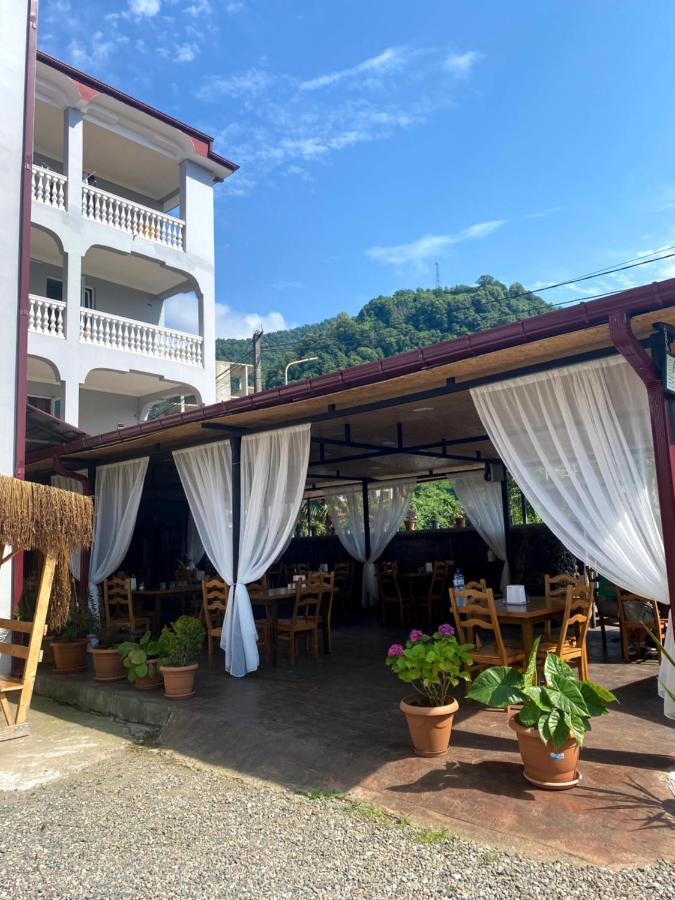 Beliy Dom Hotel Kvariati Exterior photo